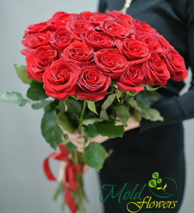 25 trandafiri rosii olandezi 60-70 cm foto 394x433